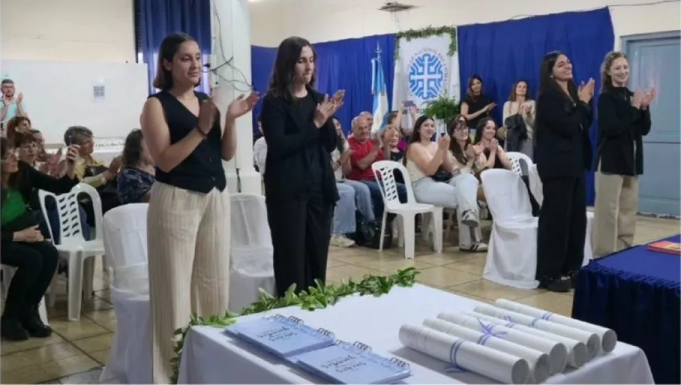 La nuevas profesionales egresadas de la FACTA recibieron sus diplomas en un acto que se realizó en el Aula Magna. Foto: gentileza