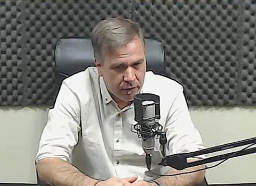 Bruno Pogliano visitó los estudios de LCR Radio y en la recta final de la campaña dialogó con InfoRegina.