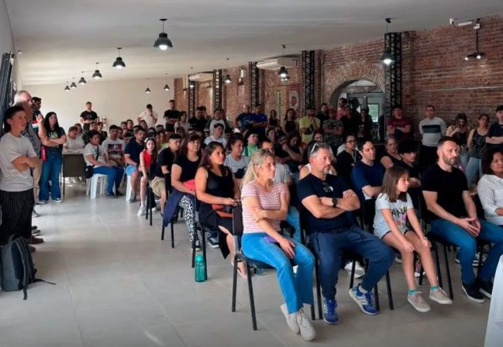 Con el programa Suelo Urbano se avanzará en la extensión de la red eléctrica a 150 lotes en Regina. Foto: gentileza