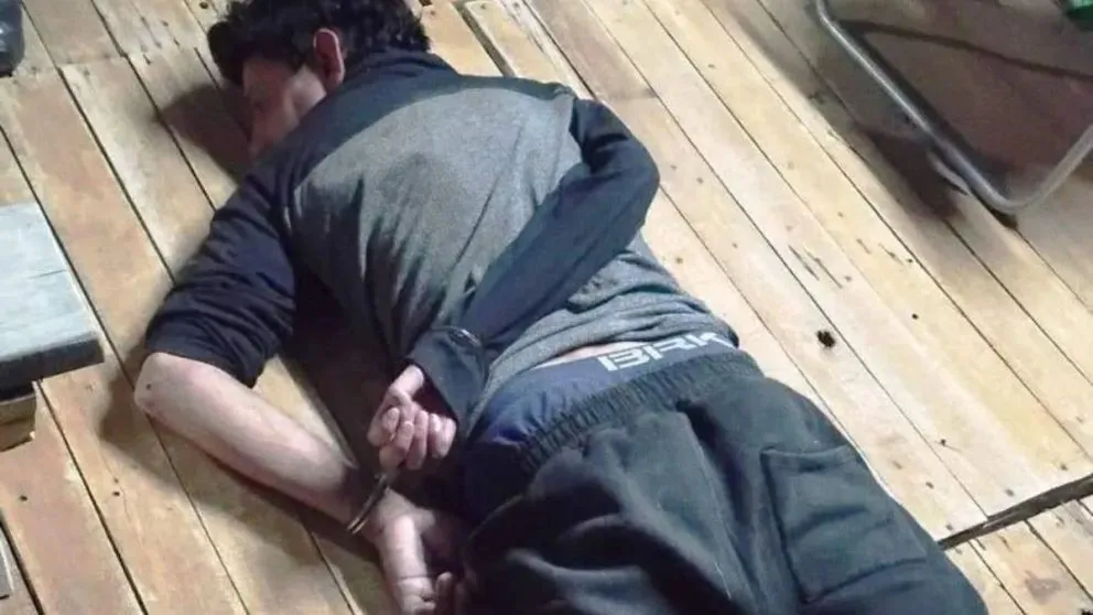 El sujeto quedó detenido en tanto que la justicia investiga sus antecedentes. 