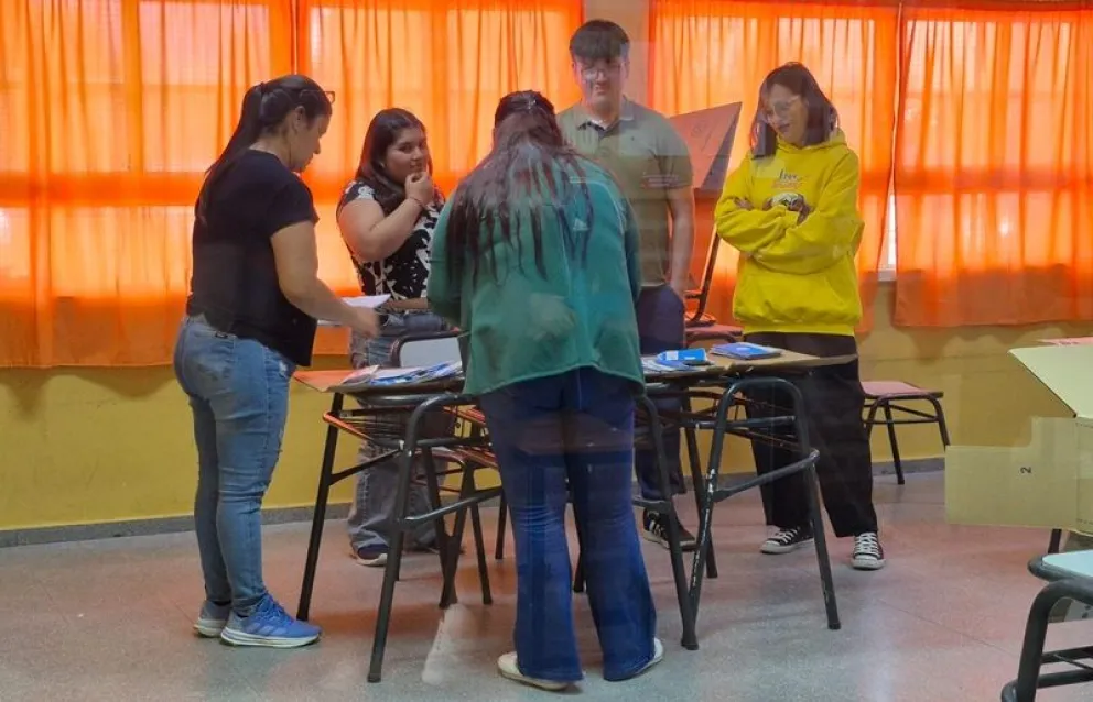 En las primeras ocho mesas escrutadas, arrojó una ventaja para la Alianza La Libertad Avanza en Regina. Foto: LCR