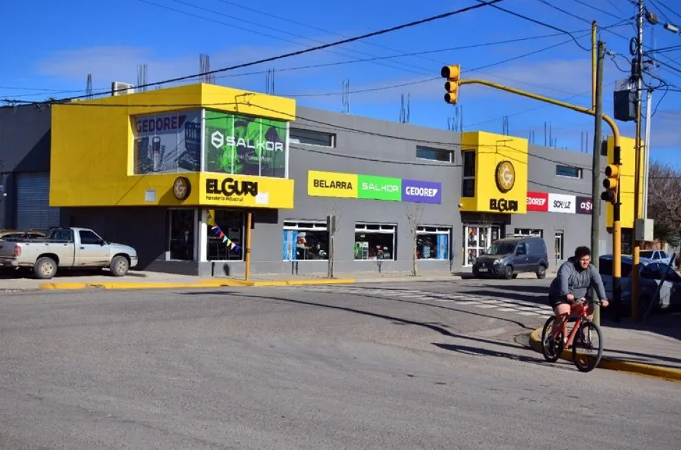 Los semáforos quedaron sin funcionar debido a un camión que arrancó los cables del sistema. Foto: archivo