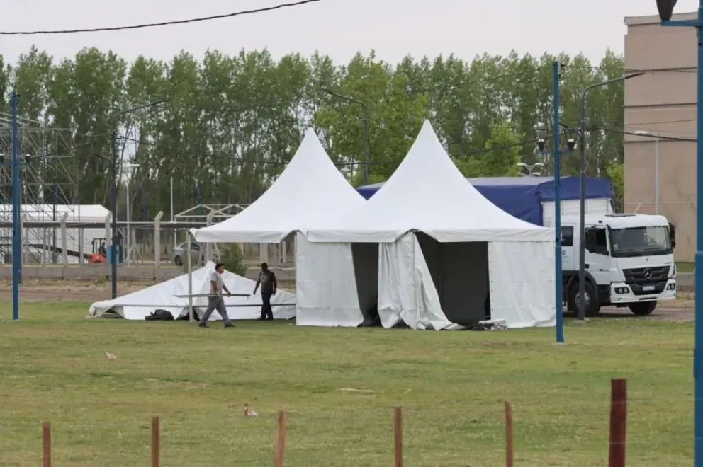 Trabajadores de la municipalidad realizaron trabajaron en el lugar. Fotos Tania Domenicucci-ANR.