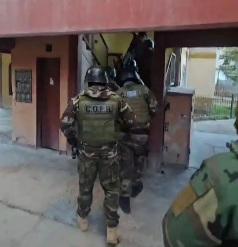 Allanamientos simultáneos en distintos barrios de Roca por una investigación que busca esclarecer una serie de asaltos en viviendas y barrios privados del Alto Valle. Foto: ANR