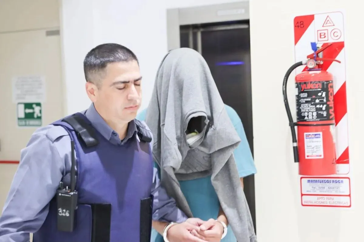 La audiencia se desarrolla en la sala 3 de los tribunales de Roca, con la participaci&oacute;n de la fiscal&iacute;a, las defensas y el juez de Garant&iacute;as. Foto: Tania Domenicucci-ANR