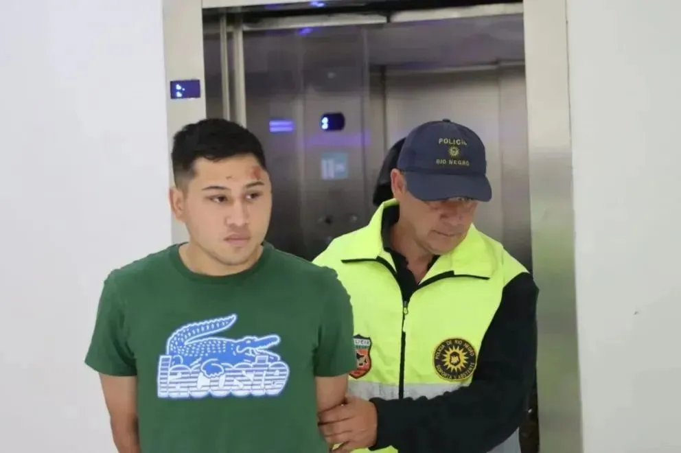 Tras el golpe, la Ecosport se incendi&oacute;. Cuatro personas murieron. La tragedia se produjo el viernes pasado, en el kil&oacute;metro 1203 de la ruta nacional 22.