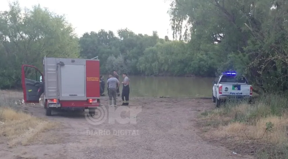 Luego del rescate se montó un operativo de emergencia con bomberos, salud pública y policía. Foto gentileza.