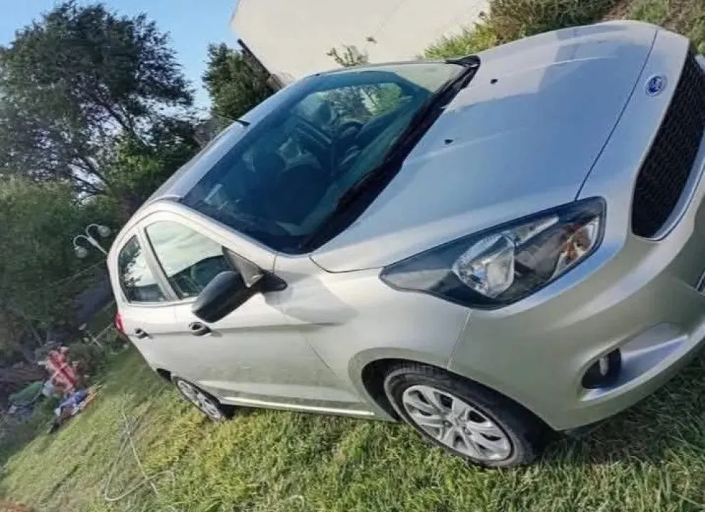 Durante el fin de semana robaron en Viedma un Ford Ka con patente AC 634 XS y podría tratarse del mismo. Foto gentileza NoticiasNet.