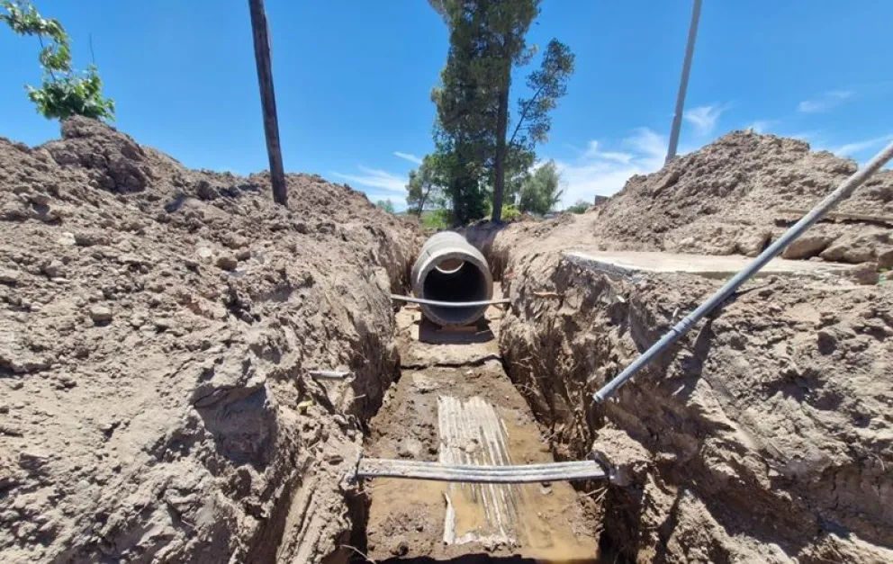 La mejora en el desagüe pluvial evitará que calles de la planta urbana de Chichinales queden anegadas con lluvias extraordinarias. Foto: gentileza