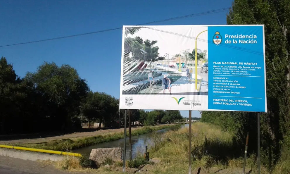 En el cartel de obra, que ta no existe, estimaba que el plan debía finalizar en el 2019. Foto LCR (archivo).