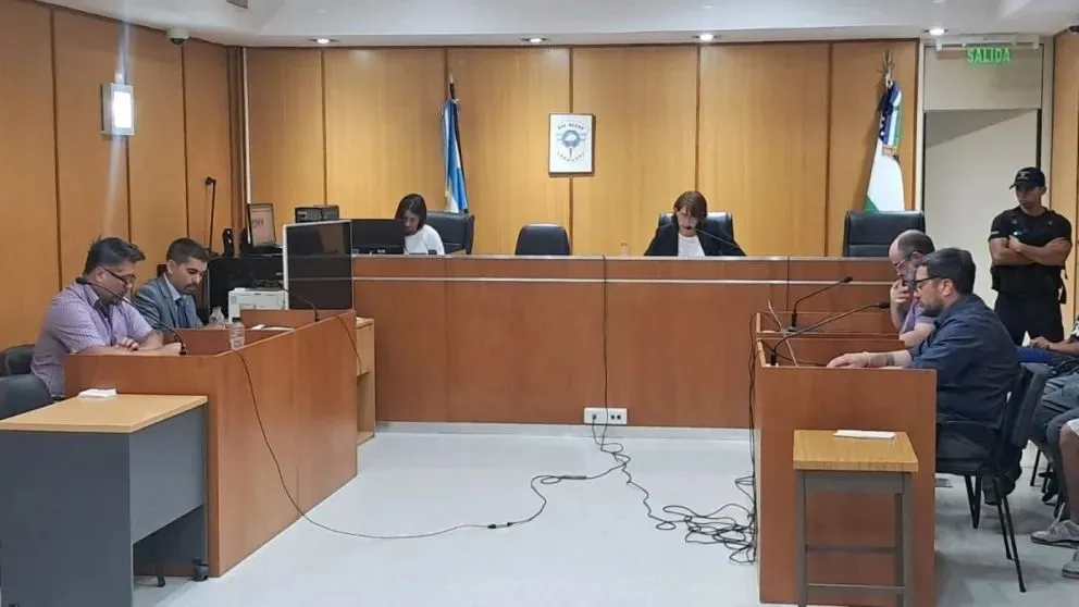 Tres de los siete imputados deberán usar tobillera electrónica y tendrán prohibición de acercamiento a las víctimas. (Foto: Gentileza)