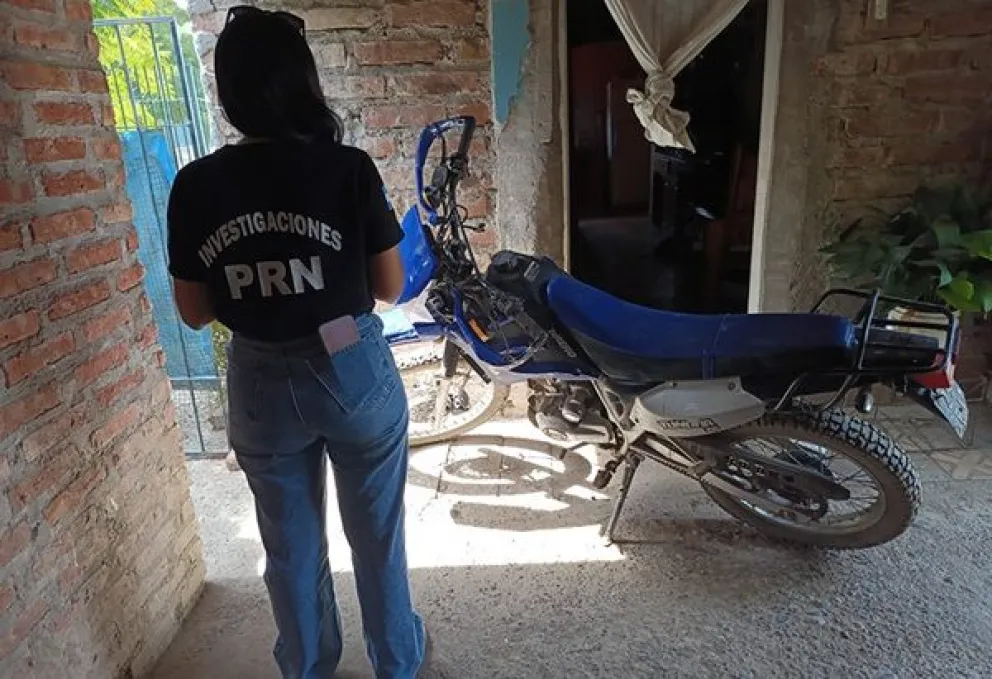 El allanamiento se realizó durante la tarde de este jueves en un domicilio de Godoy donde se recuperó la moto robada en Regina. Foto: gentileza