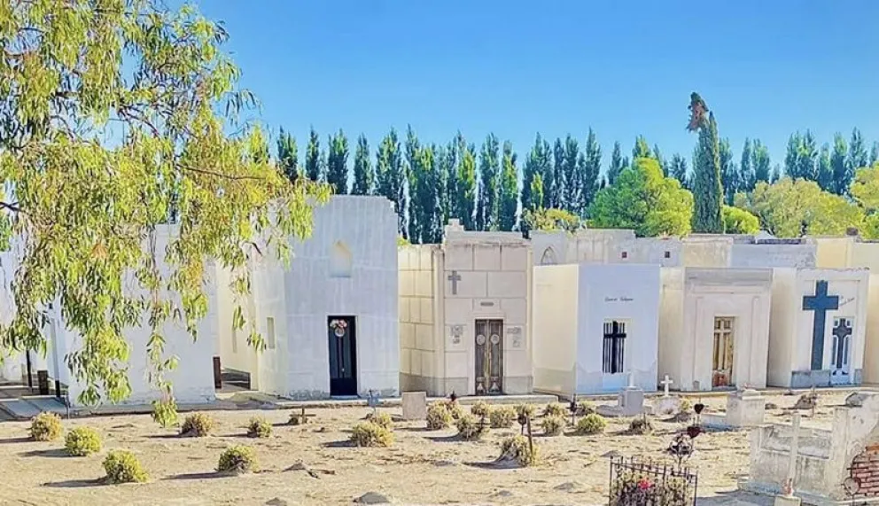 La convocatoria está destinada a quienes mantienen deudas por derechos de cementerio. Foto: archivo