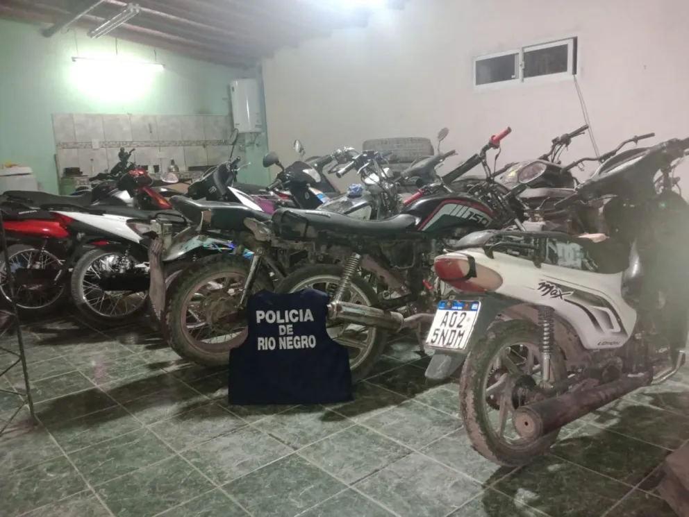 El último operativo de prevención se realizó anoche en distintos puntos de la zona urbana de Godoy. Foto Policía RN.