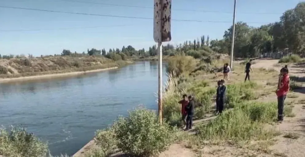 El cuerpo fue rescatado en la zona de El 30 y rescatado por personal policial y de Bomberos. Se realizará una autopsia. Foto: archivo.