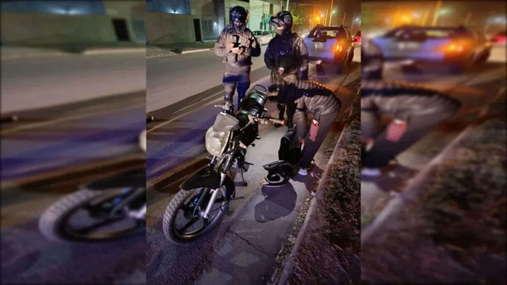 A partir de determinación de intensificar los controles viales en Huergo, en una noche secuestraron siete motos por irregularidades. Foto: gentileza