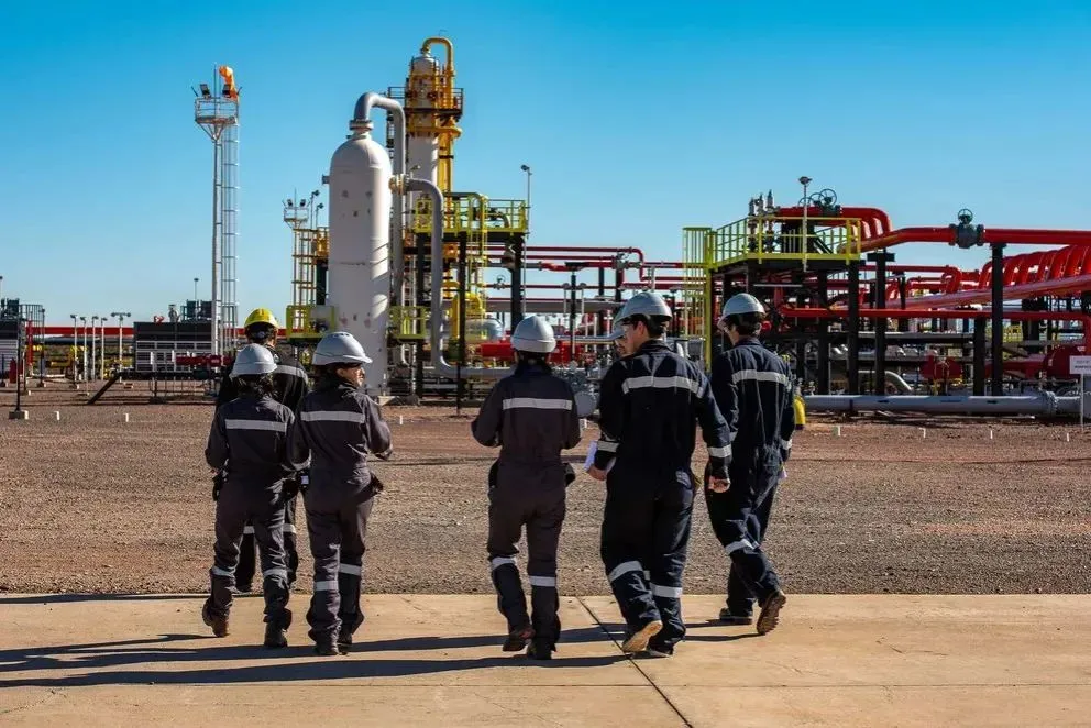 Las capacitaciones del Instituto Vaca Muerta son totalmente gratuitos y combinan teoría y práctica para preparar operarios que puedan insertarse laboralmente. Foto cortesía IVM