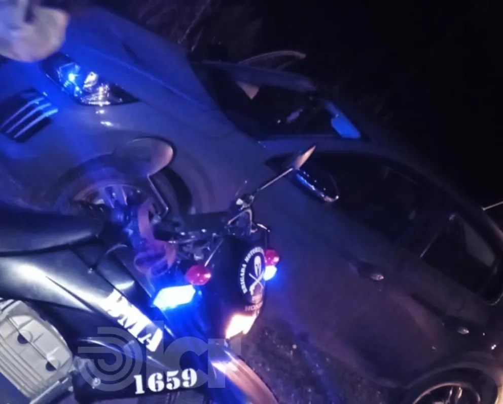 El auto robado a la familia logró ser recuperado minutos más tarde por personal de la BMA que volvía de Mainqué. Foto gentileza.