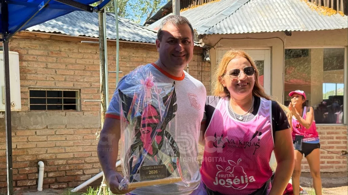 Fabi&aacute;n Rossi, director de Deportes, junto a Esther. Foto: Celeste Cerezuela 