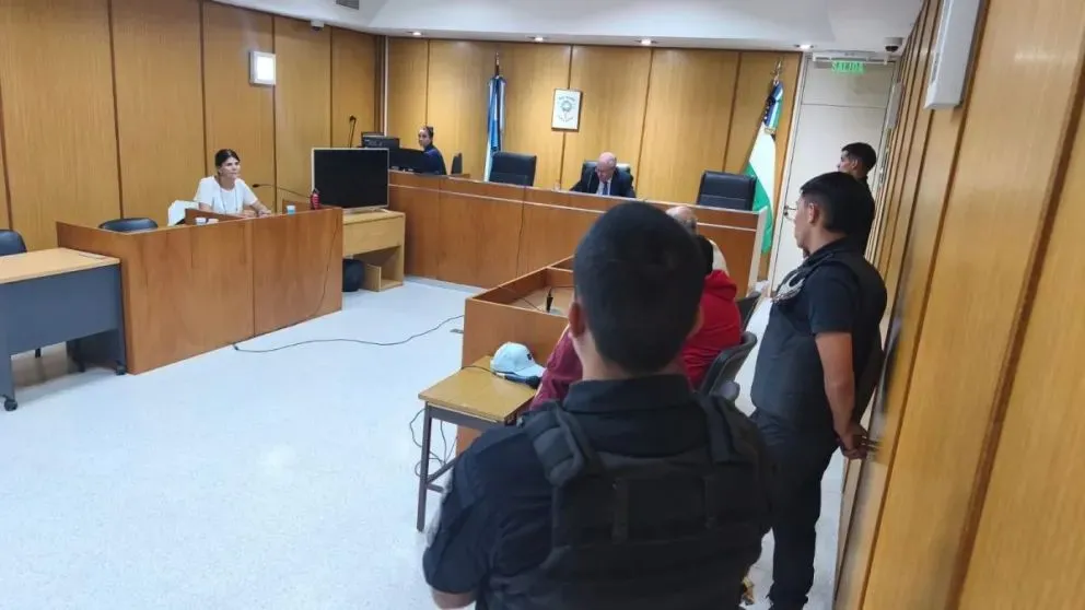 Los dos hombres reconocieron haber cometido varios delitos contra una víctima. (Foto: Gentileza)