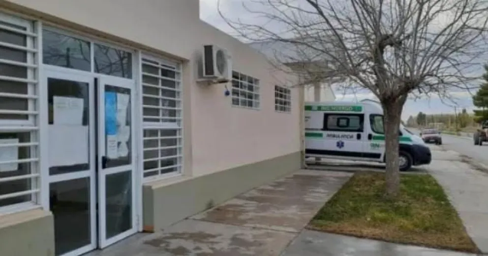 El hombre sufrió una fractura y luxación, por lo que permanece en el hospital Carlos Ratti. Foto LCR ( archivo).