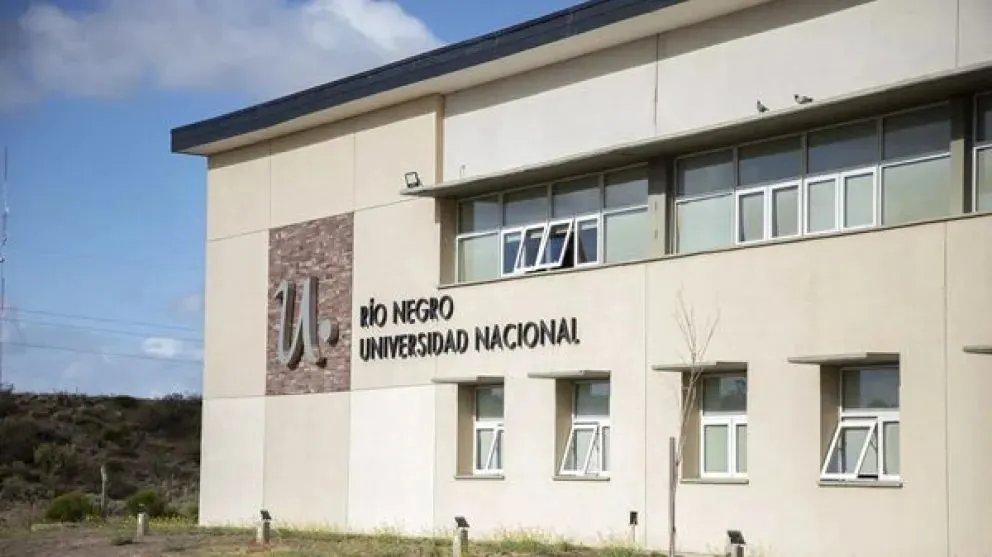 La crisis presupuestaria y salaria se profundiza, precisó el Consejo Superior de la UNRN. Pidió al gobierno nacional que empiece a cumplir con la ley de financiamiento universitario.