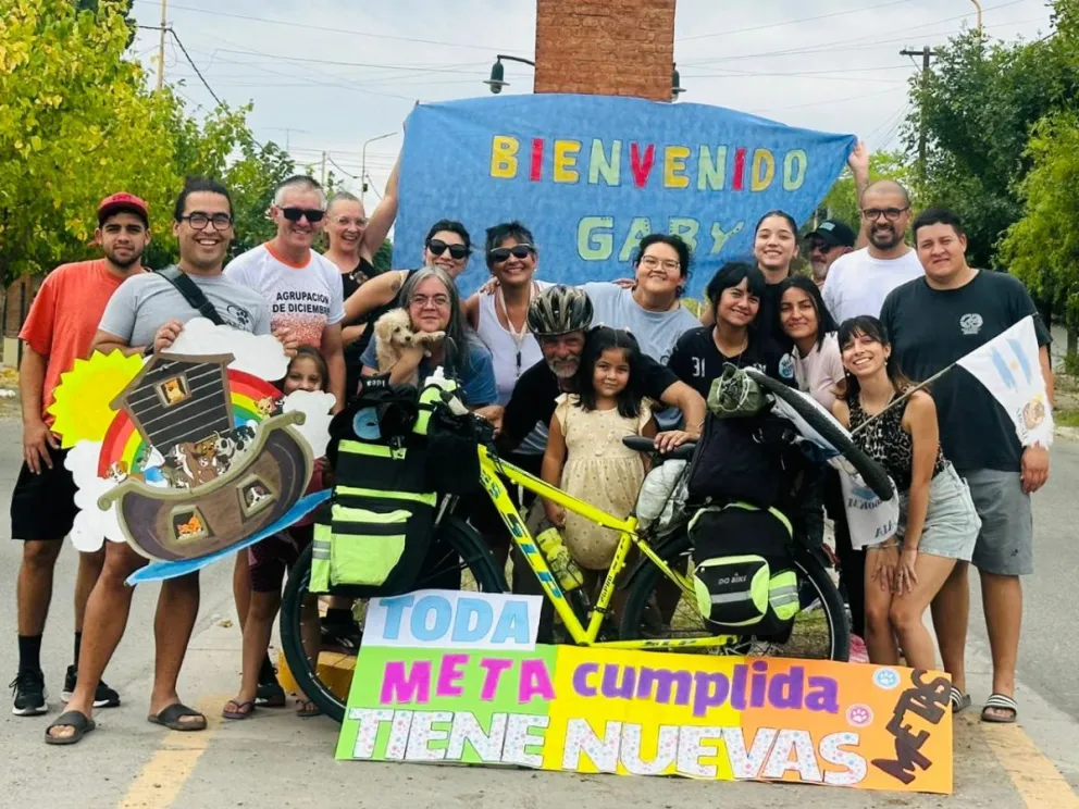 Hace una semana fue el regreso a Huergo, ocasión en la que fue recibido por familiares, amigos y autoridades. Foto gentileza.