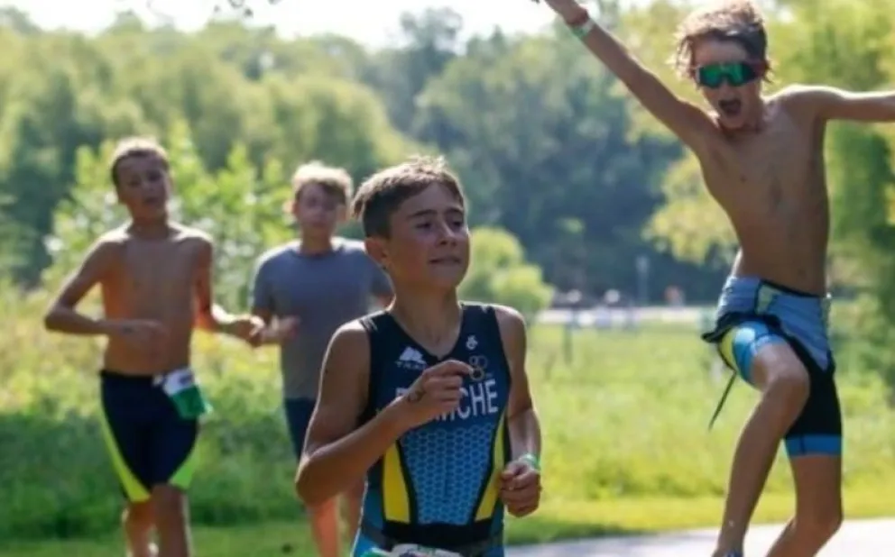 El sábado, con nuevo horario y nuevas distancias se correrá la primera edición del Triatlón de la Vendimia Kids en Regina. Foto: web