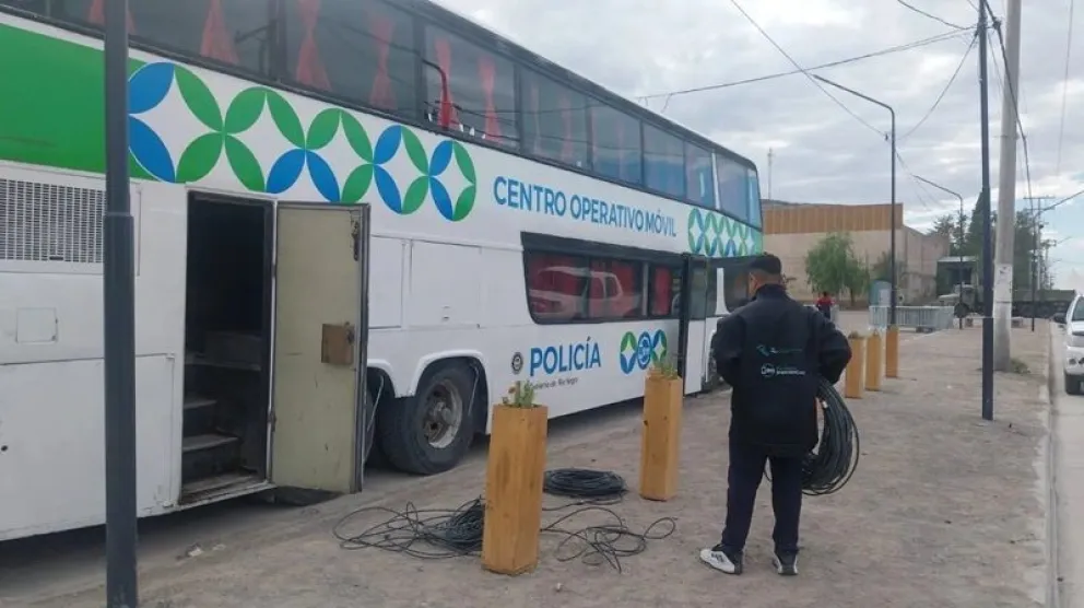 El Centro Operativo Móvil ya está instalado dentro del predio de la Fiesta de la Vendimia para sumar mayor seguridad a los festejos. Fotos: gentileza Gobierno de Río Negro