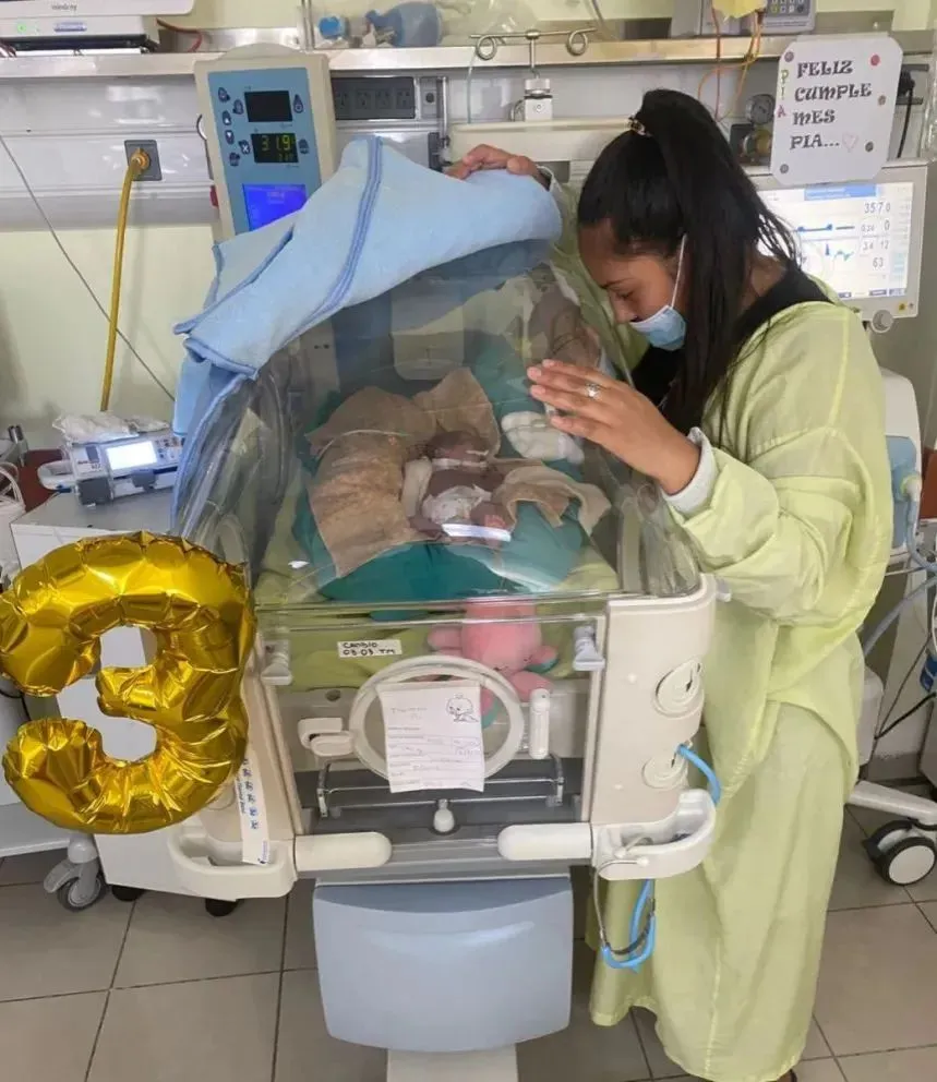 La pequeña Pía no se rinde y sus padres confían que saldrá adelante. Foto gentileza