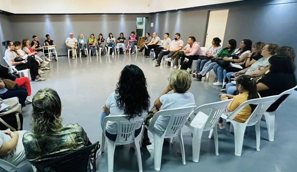 Representantes de instituciones se reunieron con autoridades municipales para organizar la Fiesta de la Paella. Foto: gentileza