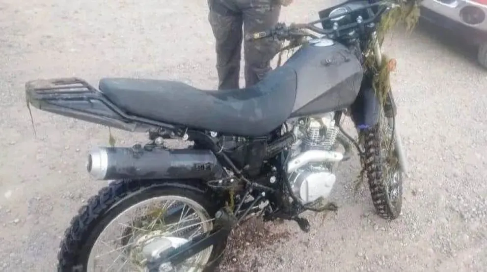 La motocicleta fue secuestrada por la Policía luego de constatar que tenía un pedido judicial vigente por robo hace pocos días. Foto cortesía Policía de Rio Negro