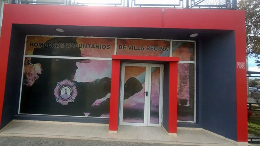 Dos móviles intervinieron durante la mañana de hoy para controlar un incendio que comenzó a metros de un empaque Regina. Foto: archivo