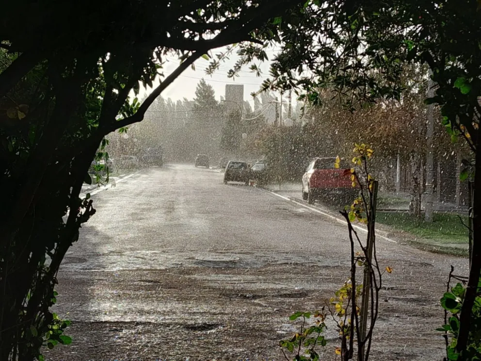 En el transcurso de la tarde comenzará a despejarse y mañana habrá un leve incremento de la temperatura. Foto LCR (ilustrativa).