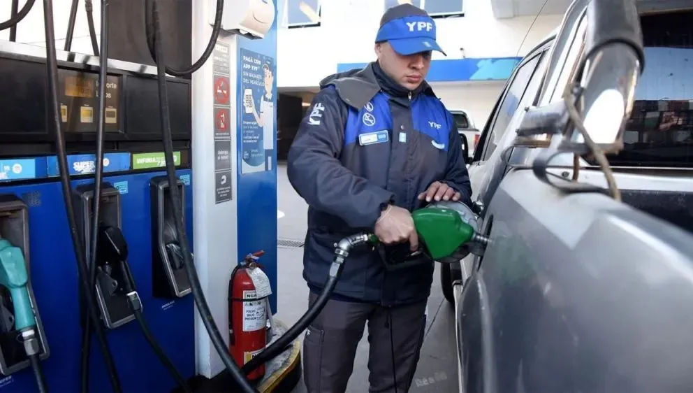 Los combustibles siguen subiendo. Foto archivo