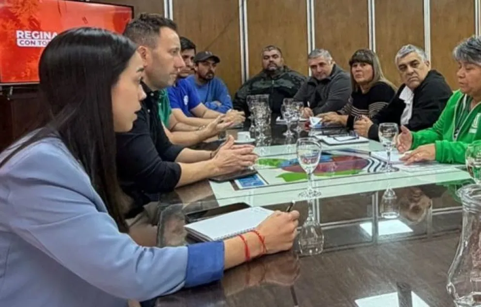 Maximiliano Garré que se encuentra al frente del Ejecutivo de Regina, encabezó la reunión paritaria con los gremiso ATE, Soyem y UPCN. Foto: gentileza
