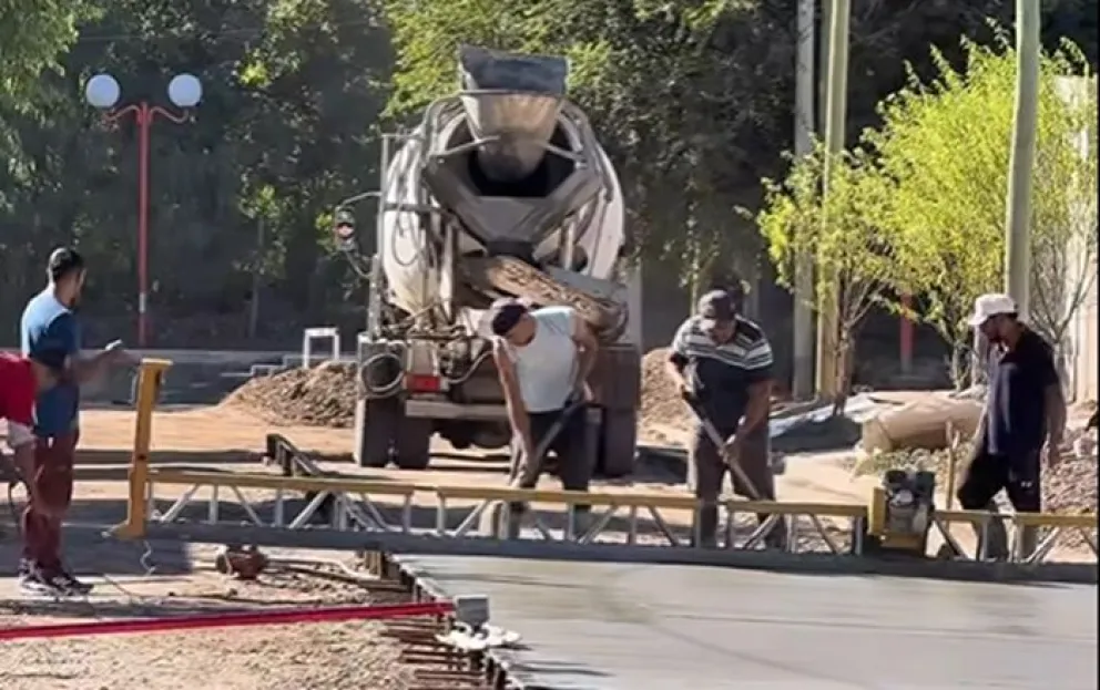 Esta semana se inició la construcción del pavimento rígido con hormigón en la calle Alem de Godoy. Foto: gentileza 
