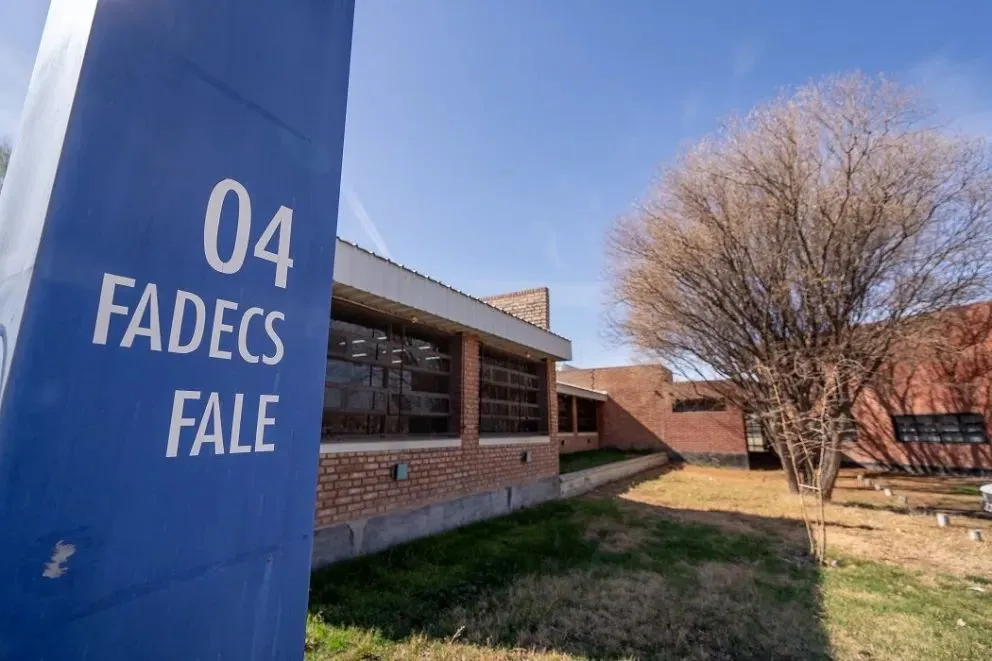 La discusión ocurrió en el predio de la Fadecs. Foto archivo