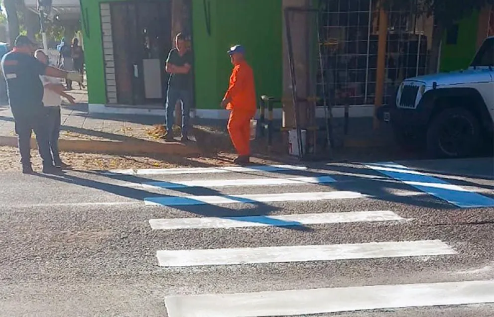 Esta semana se inició la tarea de repintado de sendas peatonales en distintas intersecciones. Foto: gentileza