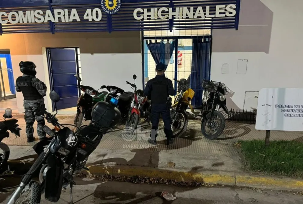 Los controles se extendieron hasta horas cercanas a la medianoche en distintos sectores de la ciudad. Foto Policía RN.