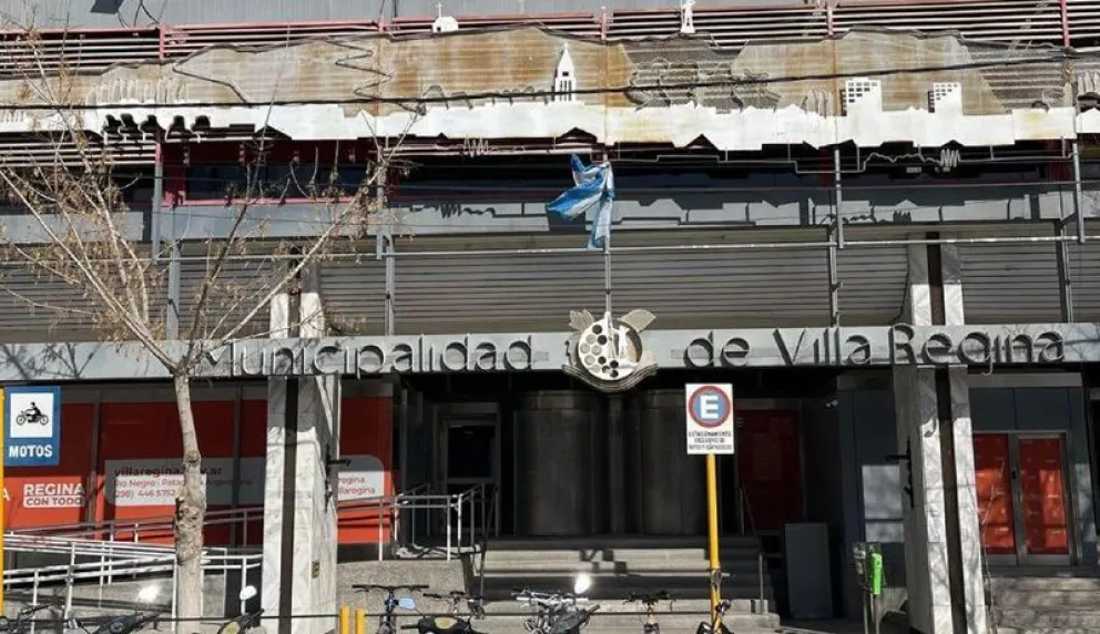 El edificio municipal ubicado en Rivadavia 220 permaneció cerrado a la atención al público durante la mañana de hoy. Foto: gentileza