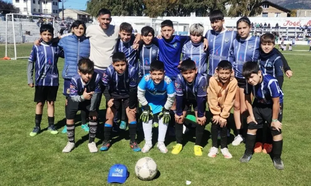 La asociación Viva el Fútbol trabaja con 60 chicos en su inclusión deportiva. Fotos: gentileza