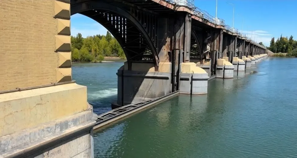 Los canales de riego comenzarán a vaciarse a partir del viernes por el cierre de compuertas en el Dique Ballester. Foto: archivo