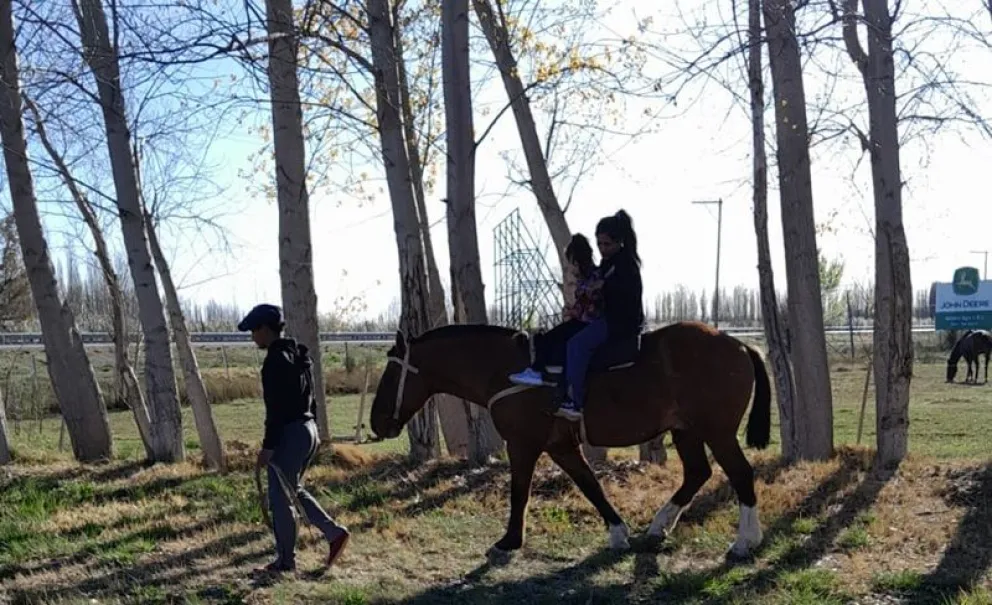La Escuela de Equinoterapia EVE cumplió años y además recibió su Personería Jurídica. Foto: gentileza 