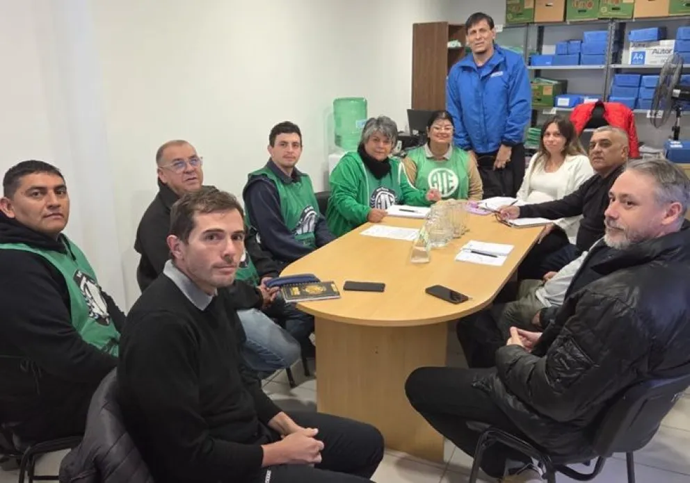 El intendente de Godoy encabezó las paritarias con los gremios ATE, Soyem y UPCN; Regina y Huergo también cerraron paritarias. Foto: gentileza