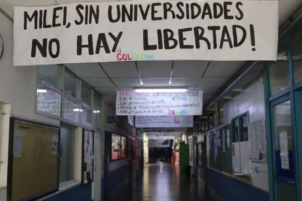 Docentes y estudiantes volverán a movilizarse en todo el país en defensa de la universidad pública y en reclamo del cumplimiento de la ley de financiamiento. Foto Tania Domenicucci-ANR