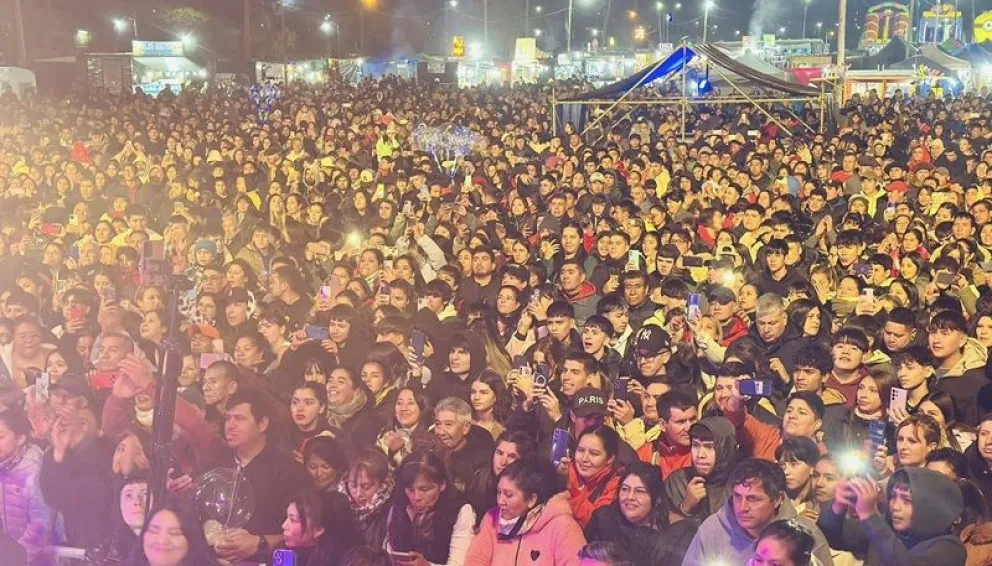 Como en los anteriores aniversarios, los espectáculos se presentarán en el predio del ferrocarril en Huergo. Foto: archivo