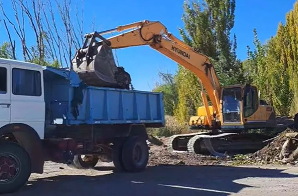 Esta semana se hizo la desocupación de la margen sur del arroyo Salado donde se habían levantado construcciones precarias. Foto: gentileza