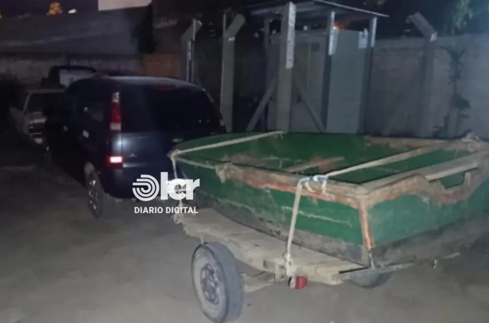 El vehículo utilizado para el hurto y abigeato permanece secuestrado en la Unidad 40. Foto Policía RN.