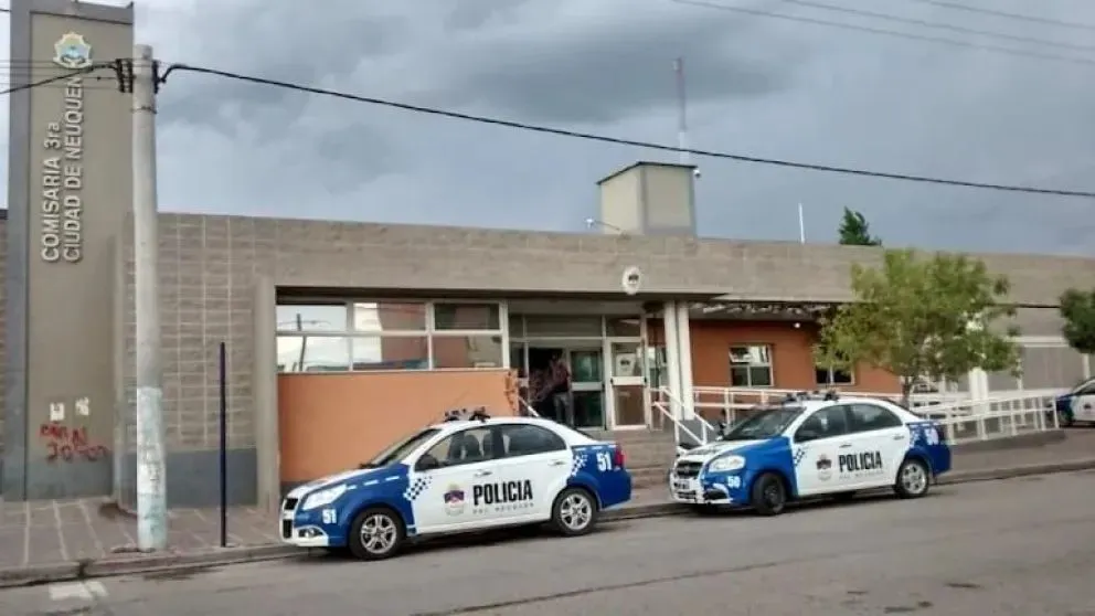La víctima, de unos 30 años, fue atacada en el tórax durante la madrugada. Intervino la Policía de la Comisaría Tercera. Foto archivo